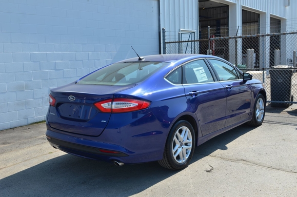 2014_Ford_Fusion_2010595053.JPG